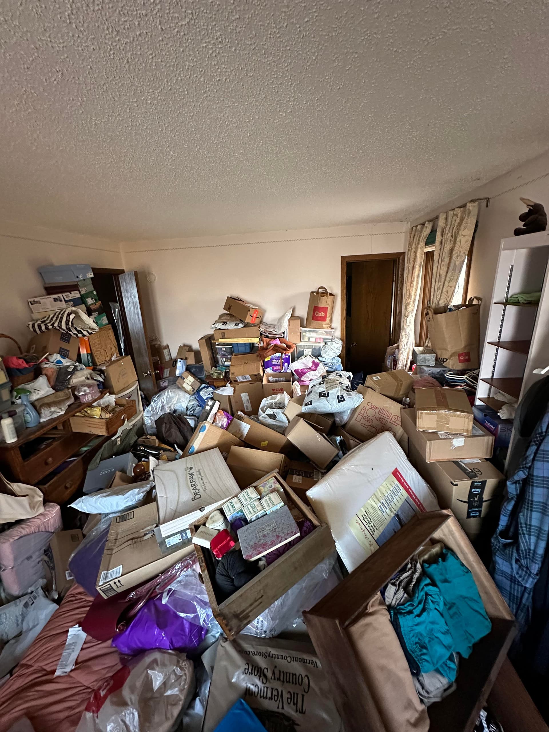 Tackling Clutter Chaos in Derry NH image