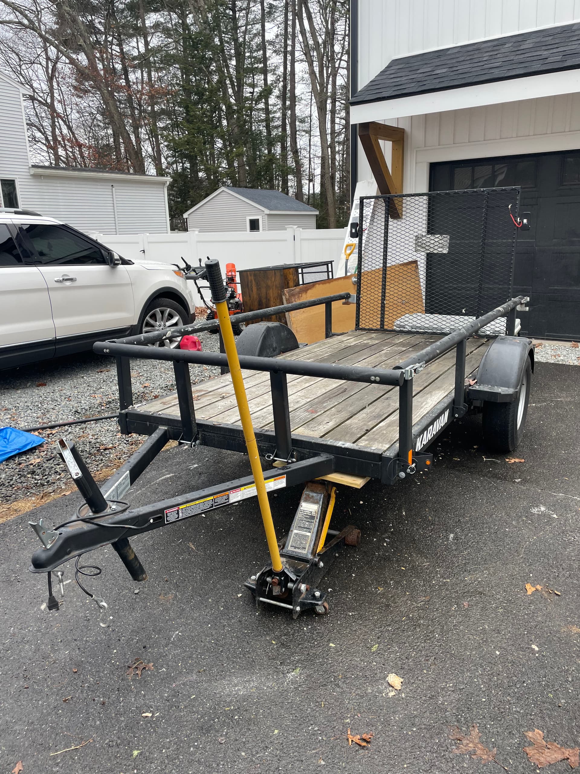 Gallery photos for Efficient Junk Removal in Nashua NH: Image #1