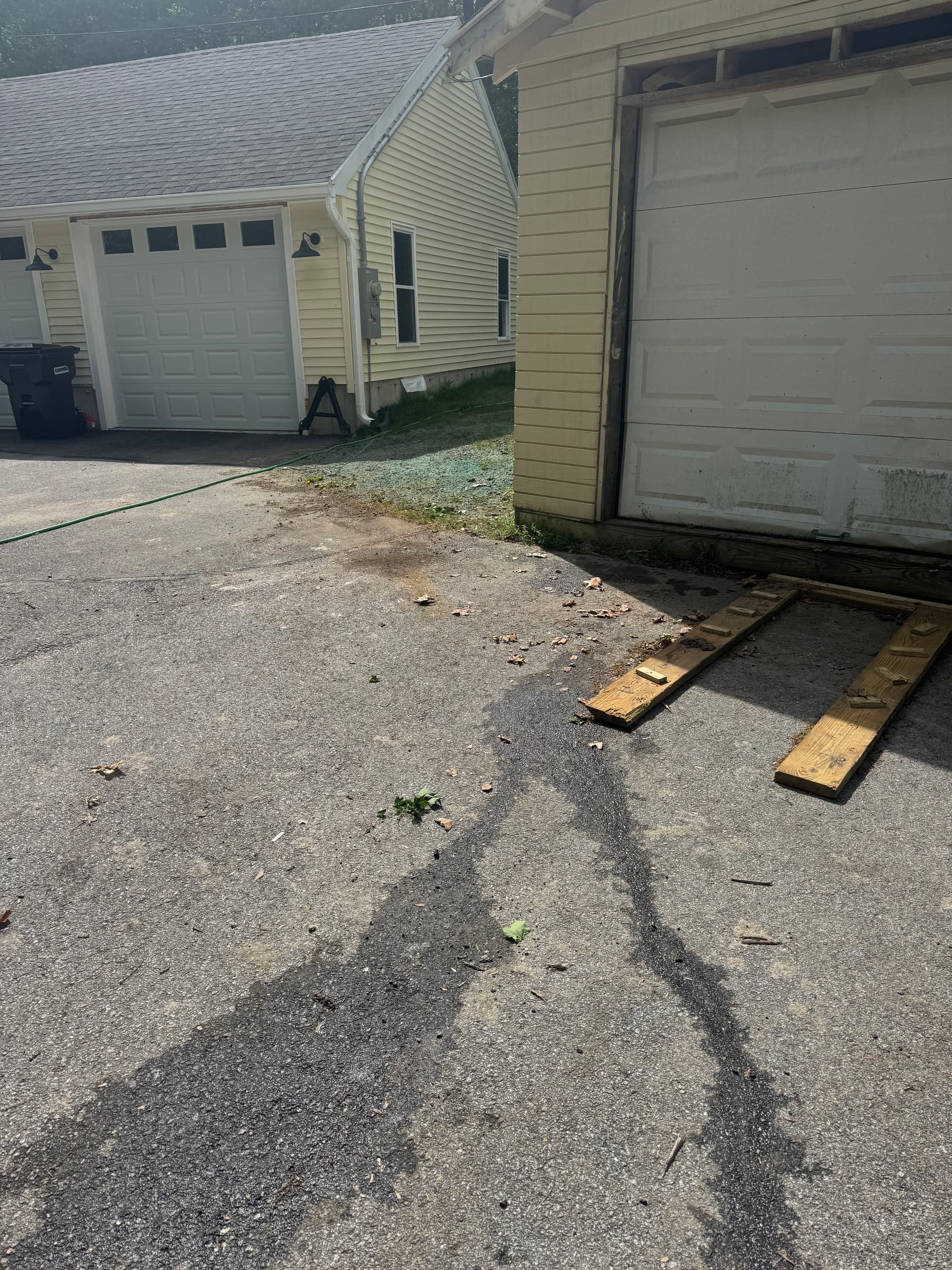 Gallery photos for Derry NH Garage Demo Debris and Junk Hauled Away Clean: Image #1