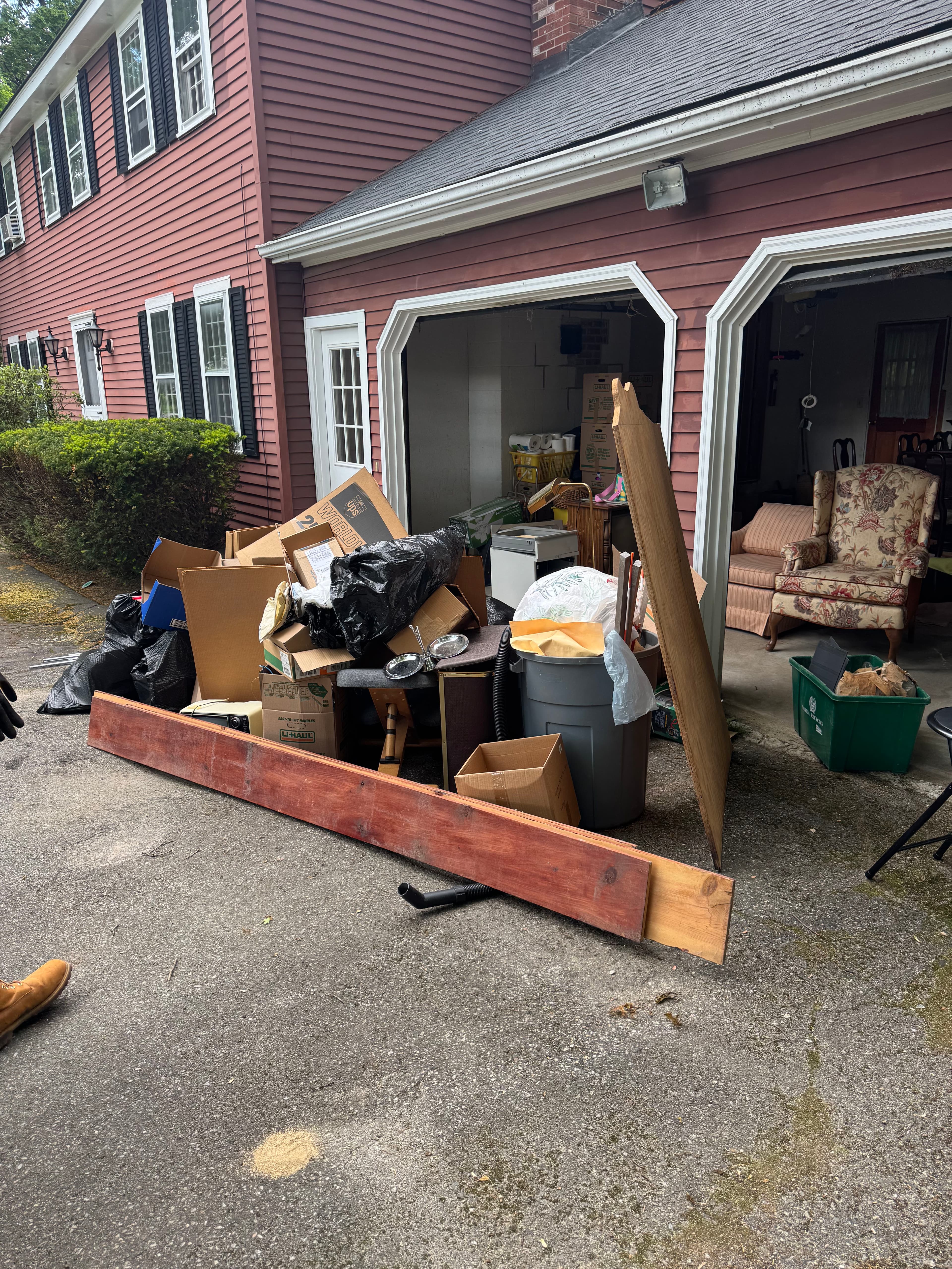 Project Nashua Garage and Home Cleanout Before Listing image