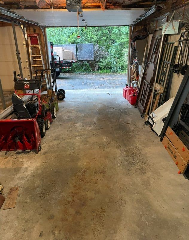 Project Garage Cleanout Success in Londonderry NH image