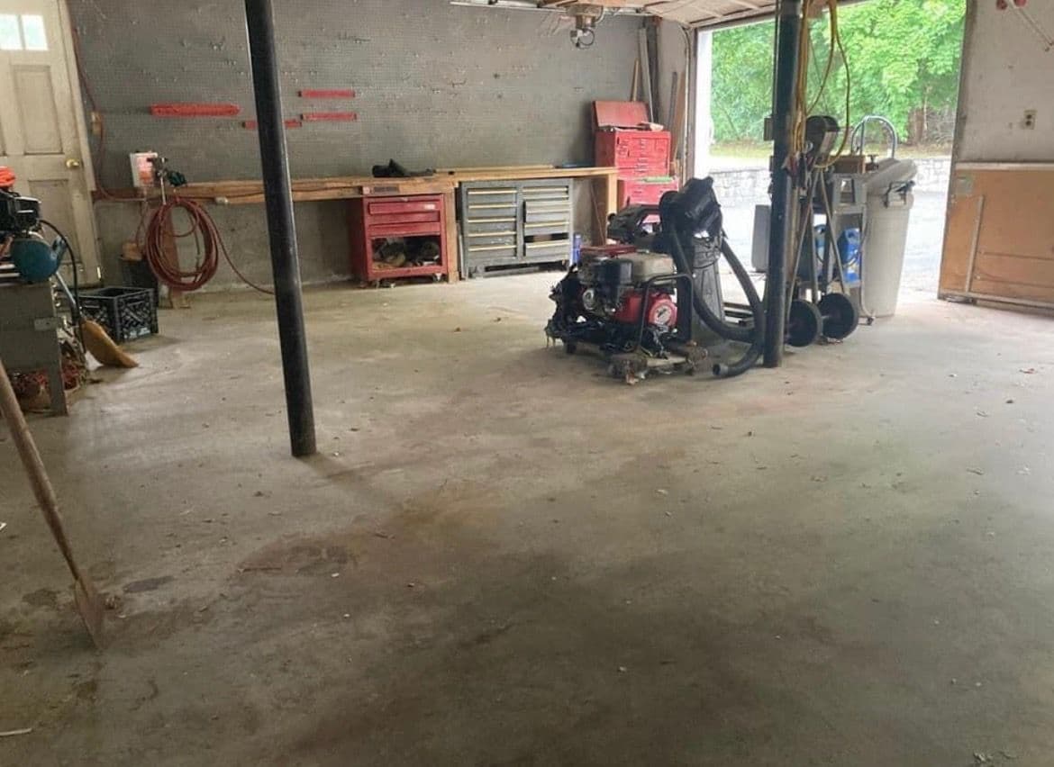 Garage Cleanout in Windham, NH image
