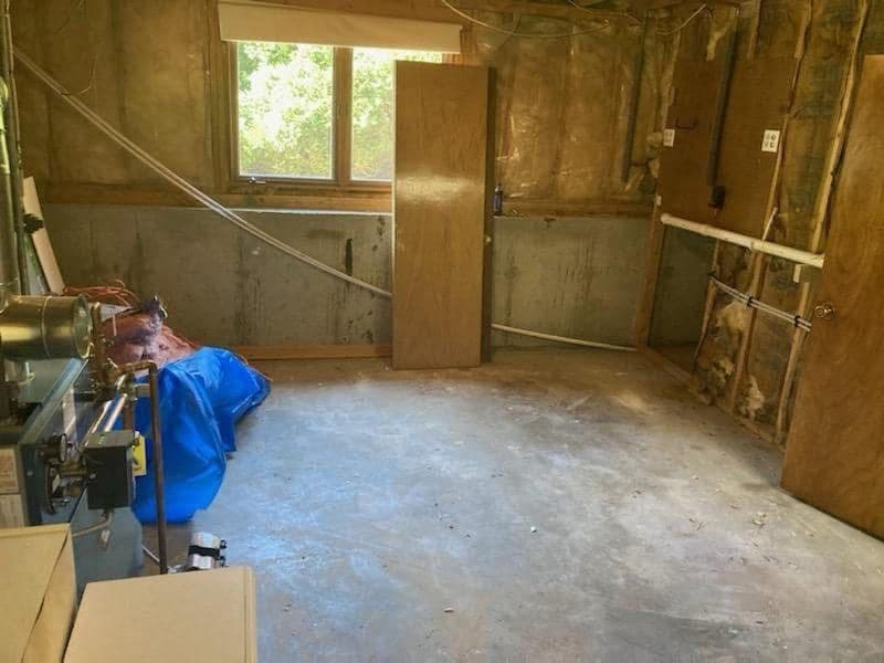 Gallery photos for Efficient Basement Cleanup in Londonderry NH: Image #1