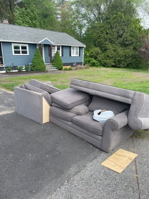 Efficient Sofa Removal in Salem NH