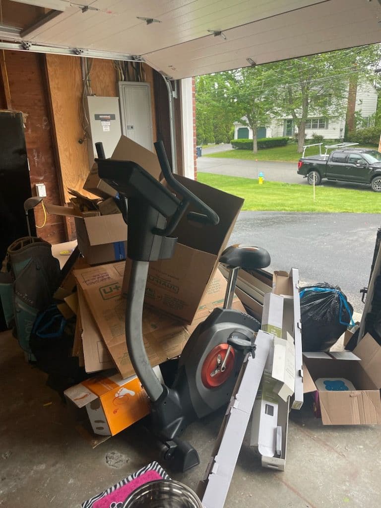 Efficient Garage Clean-Out in Nashua image