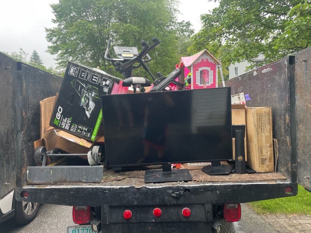 Gallery photos for Efficient Junk Removal in Merrimack NH: Image #1