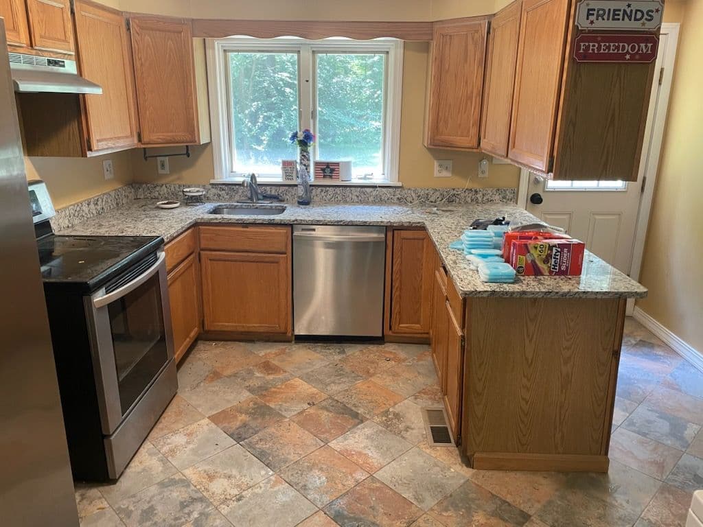 Gallery photos for Effortless Kitchen Cleanup in Merrimack with Rizzo: Image #1