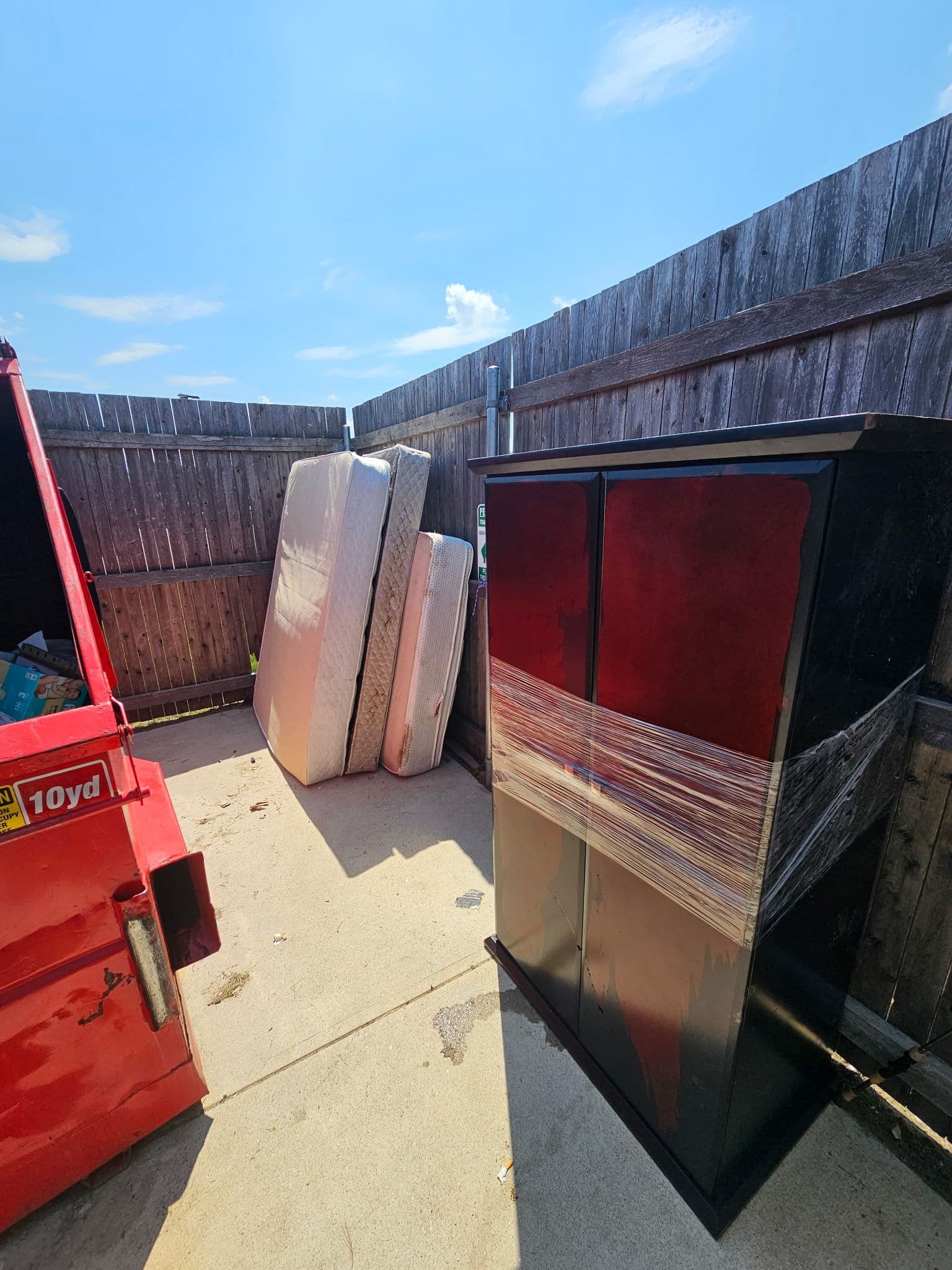Bulky Furniture and Mattress Removal Done Right in Londonderry image