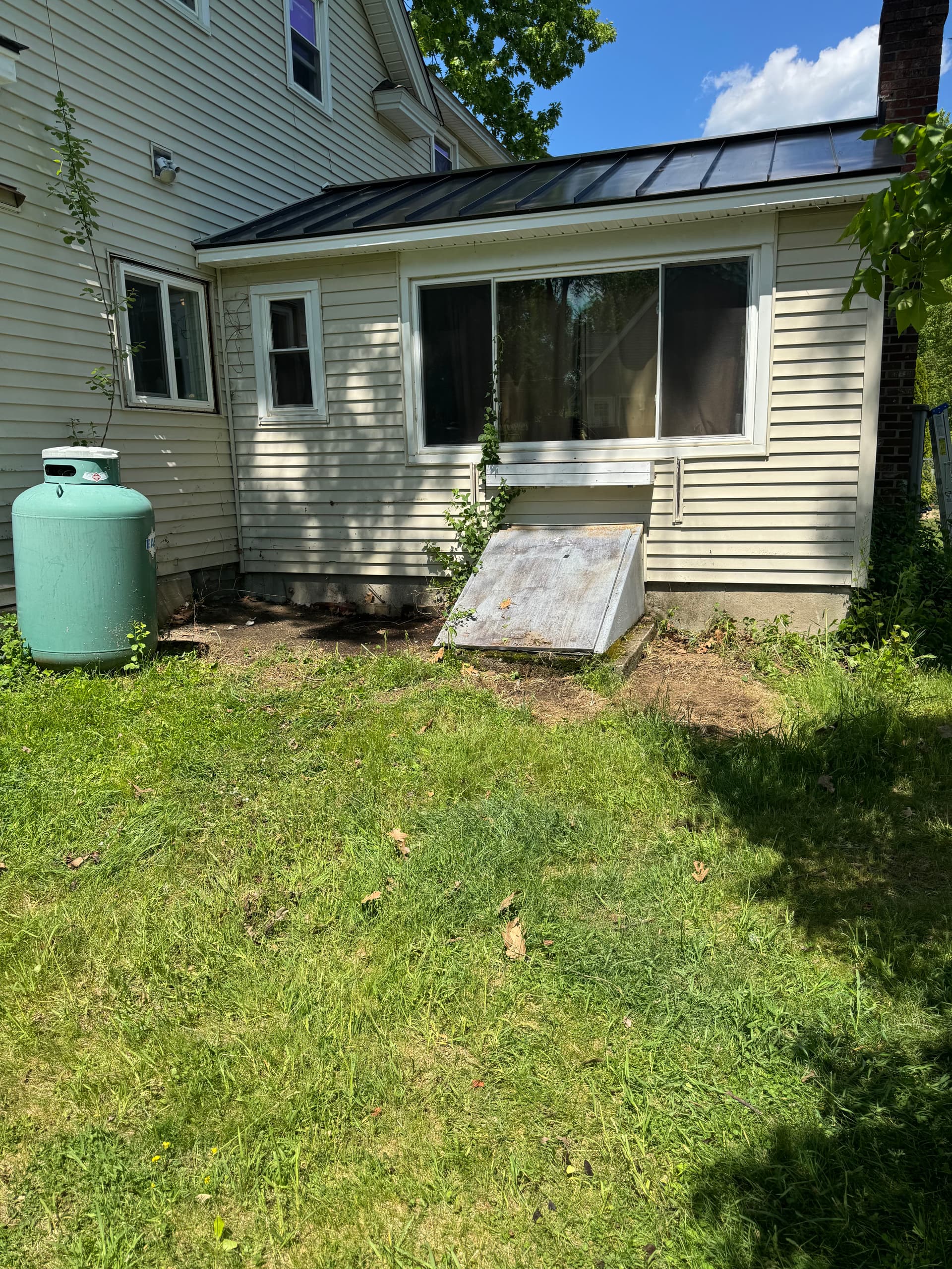 Gallery photos for Backyard Junk Removal Clears Out Years of Buildup in Hudson NH: Image #1